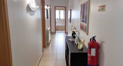 Apartment 7 minutes from the beach and close to the best national parks!