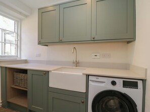 Interior - Middle Cottage (Salisbury)