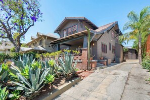 Exterior - West Adams 4BR | Hot Tub + Grill | Colby & Conrad (Los Angeles)