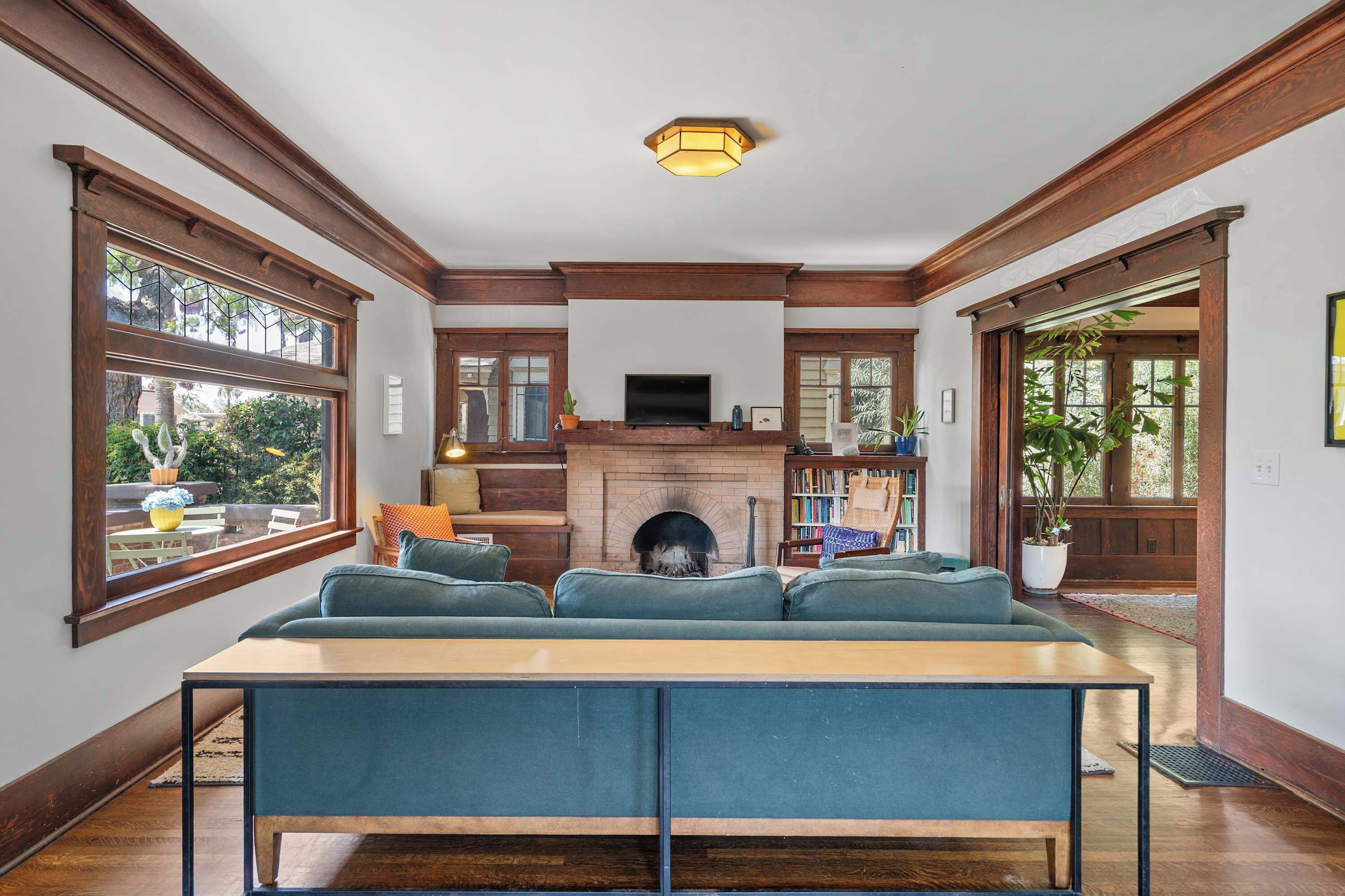 TV, escritórios