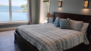 WiFi, bed sheets