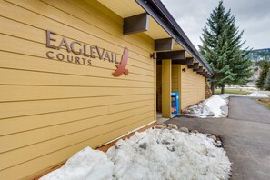Exterior detail - Fully remodeled modern 4-bedroom townhome - Vail and Beaver Creek. (Beaver Creek)