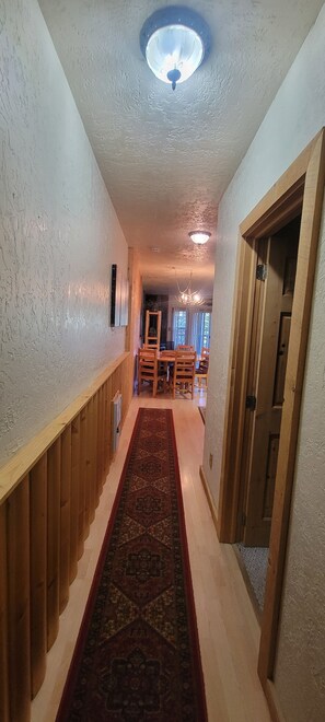 Dining - Cozy 1-bedroom condo at charming Eagle Point Resort for a relaxing stay (Beaver)