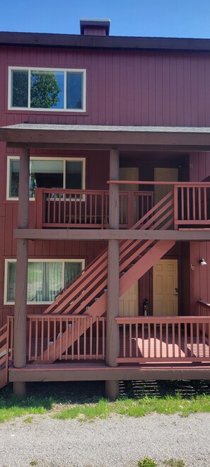 Exterior - Cozy 1-bedroom condo at charming Eagle Point Resort for a relaxing stay (Beaver)