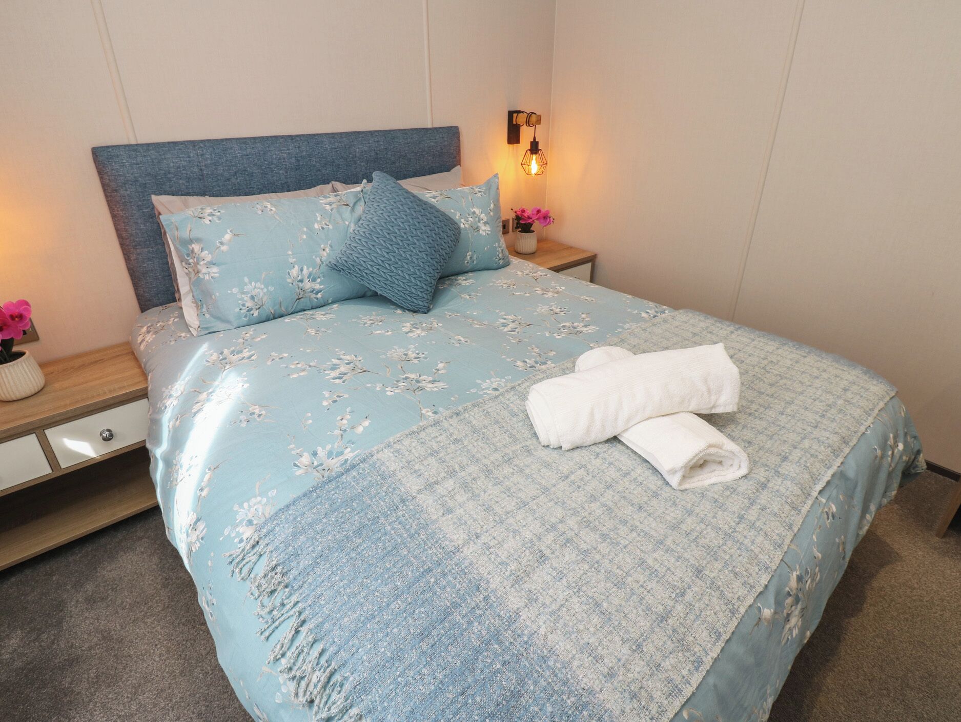 2 Schlafzimmer, kostenloses WLAN, individuell dekoriert