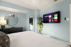 4 bedrooms, iron/ironing board, travel cot, free WiFi - The Saddle Club • Pool • Cinema • Vibes • Arcade (San Antonio)