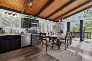 Fridge, microwave, oven, stovetop - Lake Harmony Lodge | Hot Tub, Sauna & Lake (Lake Harmony)