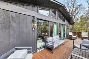 Terrace/patio - Lake Harmony Lodge | Hot Tub, Sauna & Lake (Lake Harmony)