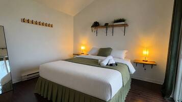 2 bedrooms, iron/ironing board, travel crib, WiFi