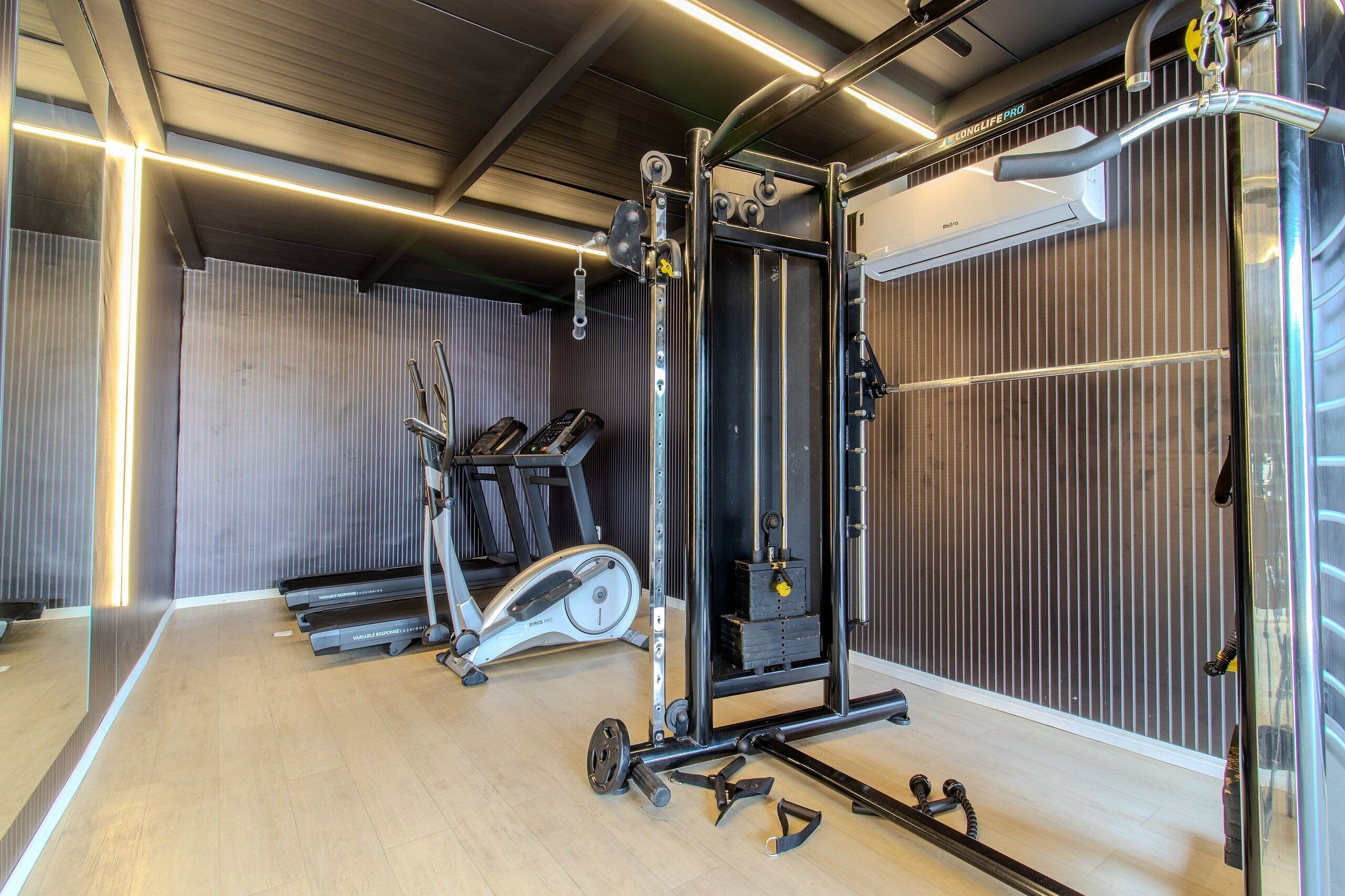 Superior Apartment | Fitness facility