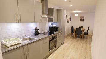 Dishwasher, cookware/dishes/utensils