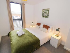 2 habitaciones, decoración personalizada y muebles diferentes 