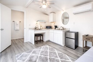 Comfort Cottage, Desert View | Free WiFi