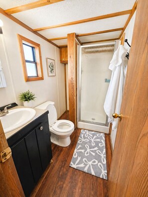 Comfort Cabin, Desert View | Bathroom - The Cabins at Indian Hills (Salome)