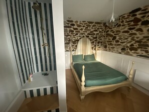 Room - Vrbo Property (Brest)