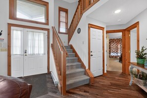 Interior - Camelback Game House | Skee-Ball & Fireplace (Tannersville)