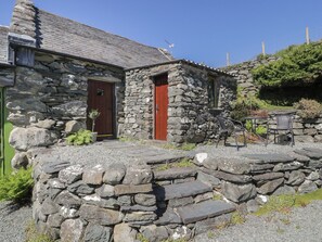 Outdoor dining - Beudy Bach (Llanbedr)
