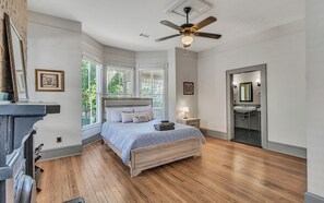Iron/ironing board, WiFi, bed sheets - Charming 2-bedroom, 2 bath w/ Porches • Walk to Forsyth Park (Savannah)