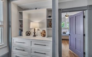 Interior - Charming 2-bedroom, 2 bath w/ Porches • Walk to Forsyth Park (Savannah)