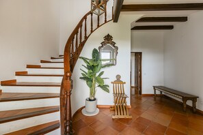 Interior - The Ocean Light House by Clama Retreats (Colares)