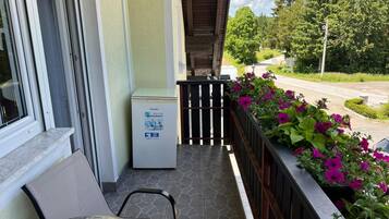 Double Room, Balcony, Garden View | Property grounds