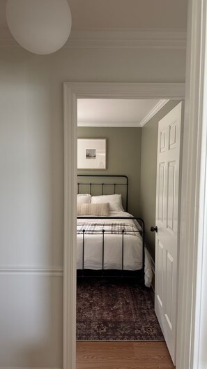 Room - Thoughtfully Designed Cottage Retreat on 20 Private Acres Near Nashville (Arrington)