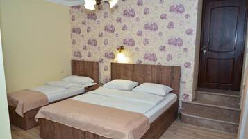 Family Double Room | Free WiFi
