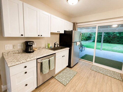 1 mile to Safari Park- Avocado Farm Guest Home-