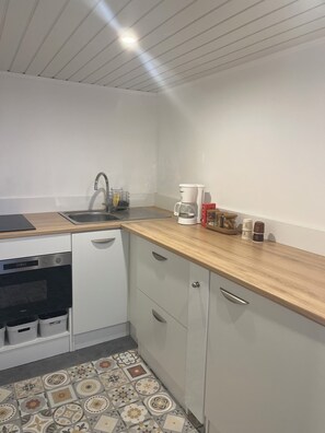Private kitchen - Vrbo Property (Bastia)