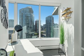 Interior - Sky-High Luxury 2BR 2BA | Panoramic View + DT Core (Vancouver)