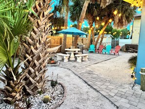 Terrace/patio - Surfing Turtle Inn  (Cape Canaveral)