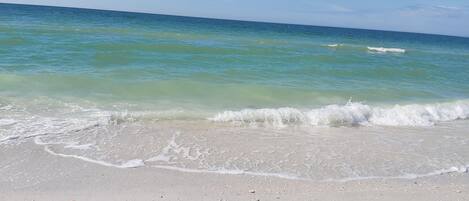 Condo, 1 Queen Bed with Sofa bed (Barefoot Beach Resort A105) | Beach