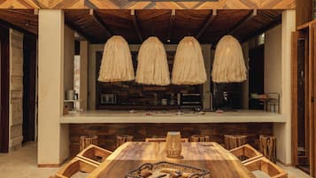 Villa familiar, 5 habitaciones | Restaurantes