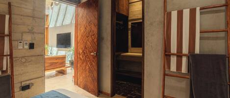 Family Villa, 5 Bedrooms | Langsir/tirai gelap terus, seterika/papan seterika, Wi-fi percuma