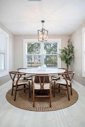 Dining - 4 Bedrooms 3 Baths Historic Luxury Retreat in Downtown (Lakeland)