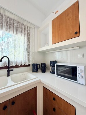 Superior Studio, Mountain View | Dapur peribadi | Pembancuh kopi espreso, pembancuh kopi/teh, cerek elektrik 