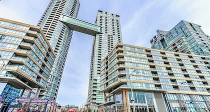 Cozy Downtown 1BR | Walk to CN Tower, Ripleys Aquarium, FIFA, KingWest Nightlife