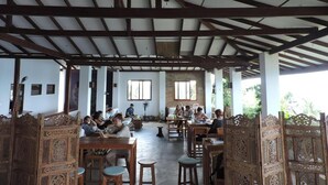 Ảnh chưa phân loại, 4 trong số 34 ảnh, nút