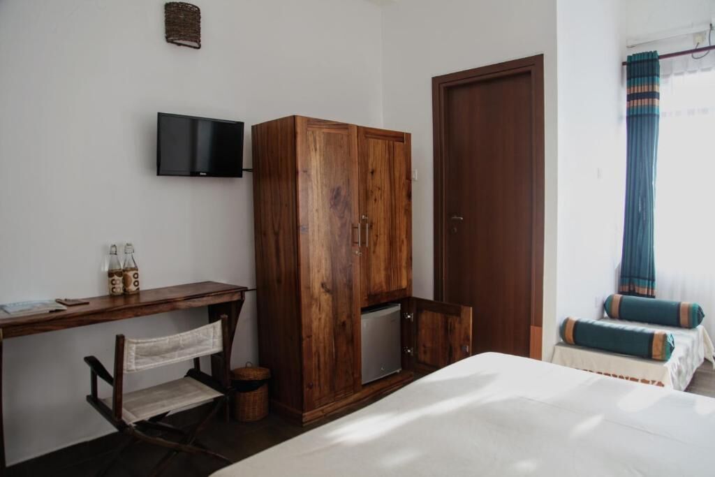 Deluxe Double Room, Ocean View | Laptop workspace, free WiFi