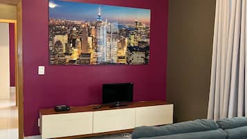 Apartamento | Área de estar | TV