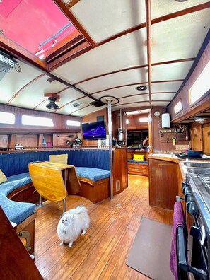 Interior - Sleep Tight Aboard SV Typhoon | 40ft Cheoy Lee (La Paz)