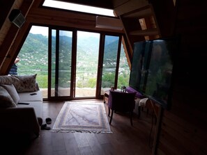 Basic-Bungalow, Bergblick | Wohnbereich