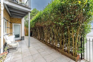 Terrace/patio - Spacious 2 Bed Contractor & Family Apartment (Greater London)