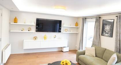 Right Choice by 3 Crowns Luxurious Holiday Home with living rooms with games