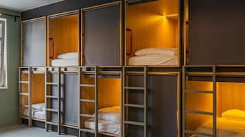 Soundproofing, free WiFi, bed sheets