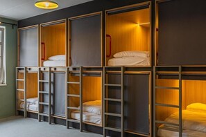 Schreibtisch, schallisolierte Zimmer, kostenloses WLAN, Bettwäsche