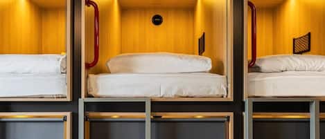 Soundproofing, free WiFi, bed sheets