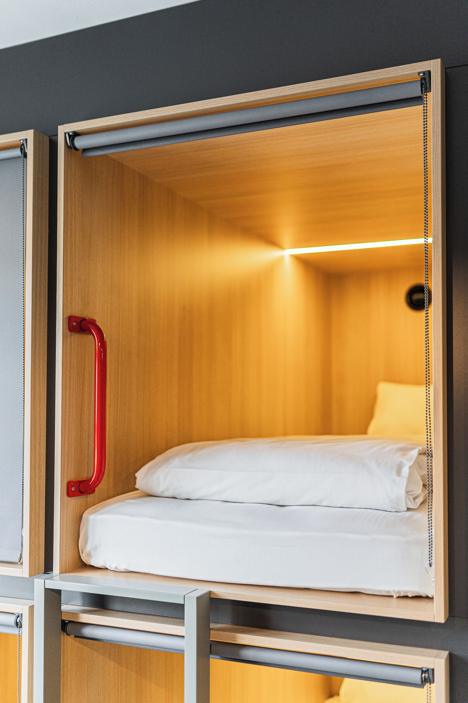 Habitación cuádruple, patio, vistas a la ciudad | Sistema de insonorización, wifi gratis, ropa de cama