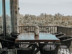 Casa luxo, vista para a montanha | Opções para refeição ao ar livre