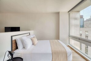 Desk, iron/ironing board, WiFi, bed sheets - Barrio Antiguo Gem: Rooftop, Gym & City Views! (Monterrey)